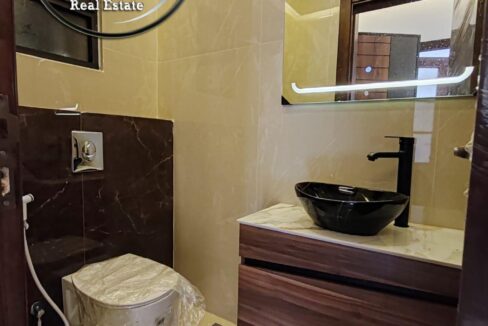 cb14bed7-80aa-4ce3-856d-5b018ecc95a4 ن