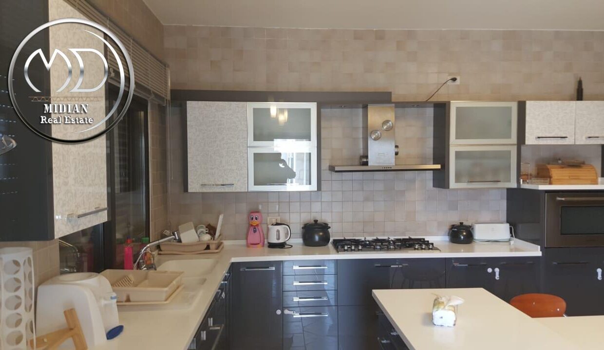 db920a46-d966-4cdf-b738-fe6e45ca9461 ن