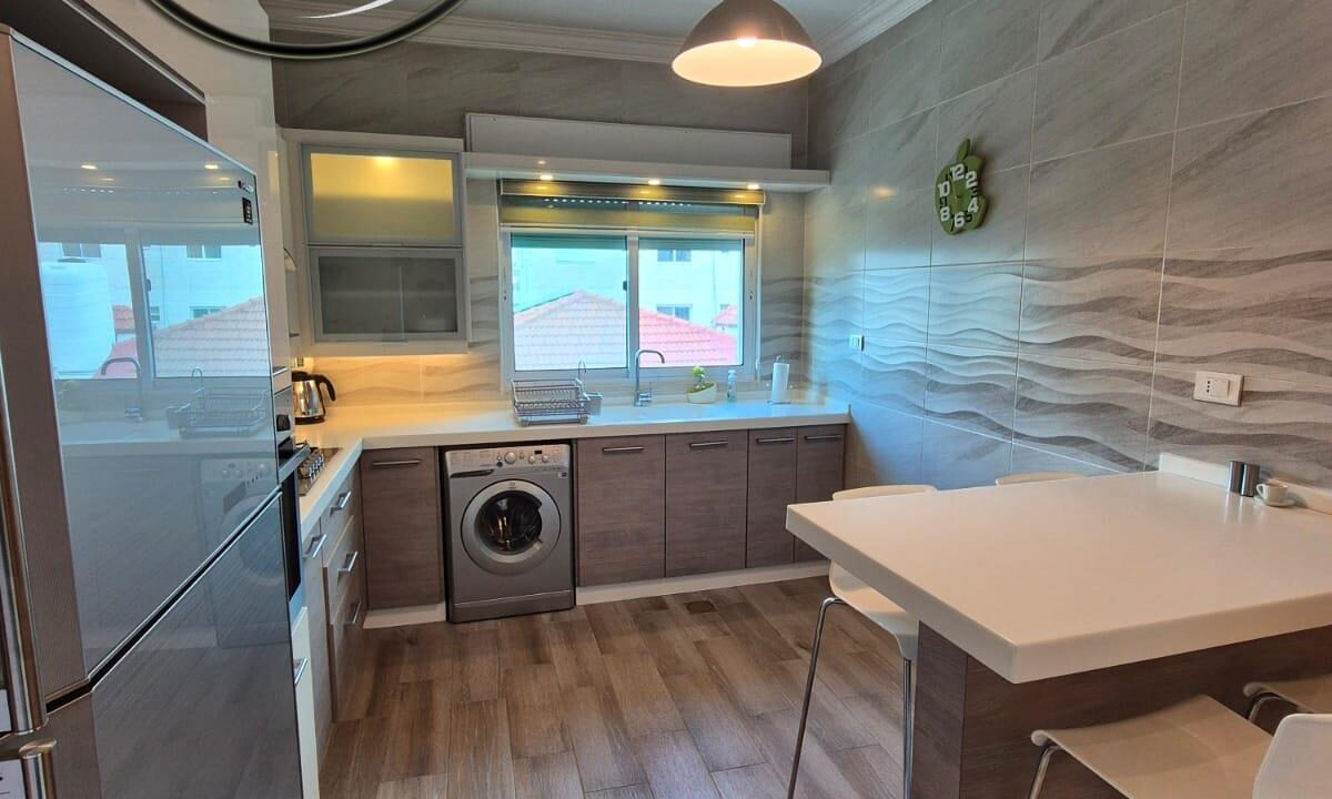 83a56931-ac03-4616-ab1e-fb7de2776f7a ن