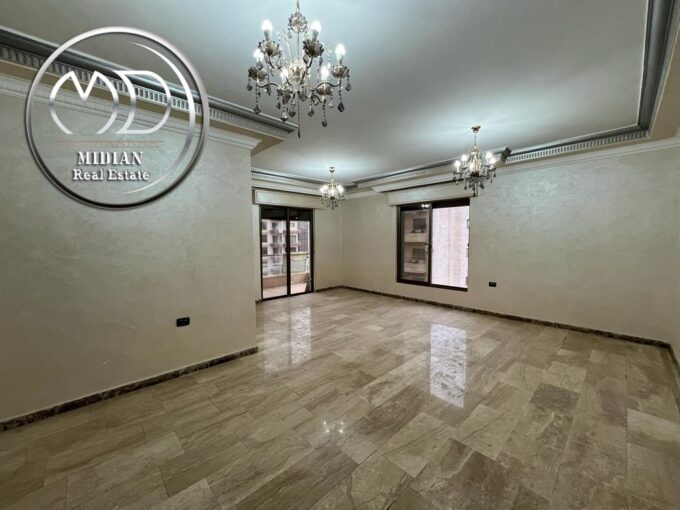 شقة فارغة للايجار دير غبار مساحة 200م طابق ثالث تشطيبات و ديكورات سوبر ديلوكس بسعر مميز