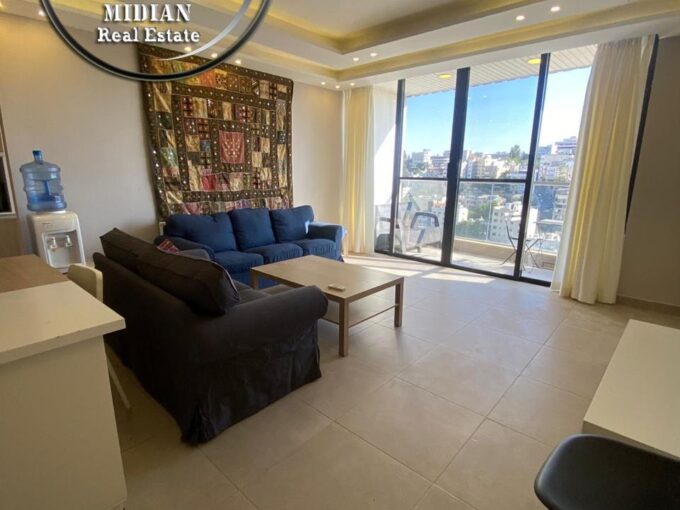 رووف مفروش للايجار في أجمل مواقع اللويبدة تشطيبات و ديكورات عصرية فرش فاخر اطلالة رائعة