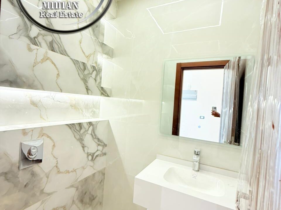 5c94b2b6-099a-4f3a-9b8d-d7a1b4ebc2ae ن