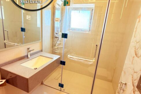 fee37329-9e1b-4e95-8703-f107fefc3107 ن