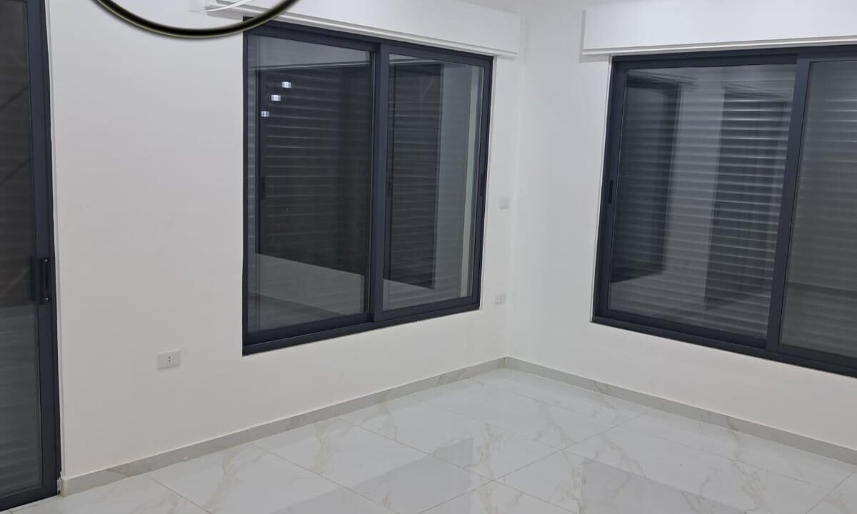 532c6383-f838-42d3-abe7-1c9f07e8196a ن