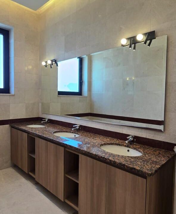 PHOTO-2025-11-25-17-33-00 (1) ن