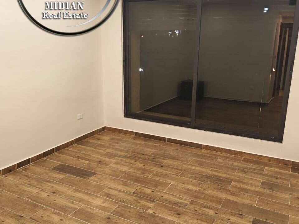 37774712-e613-46b7-98dd-05e21f286de9 ن