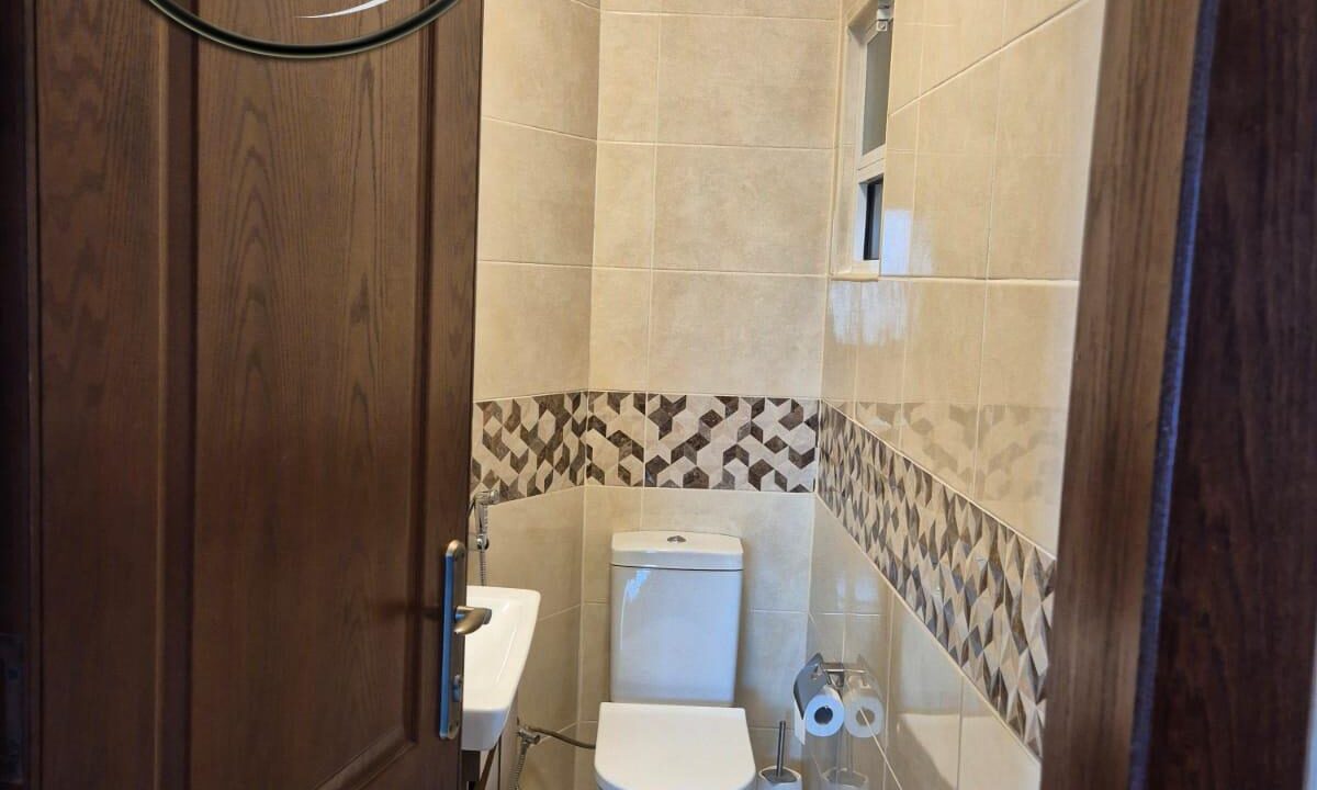 7c6606eb-2bf3-455f-9a54-64a3d3db6ee0 ن