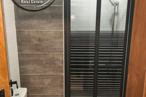 a5e6a3a1-ce28-431c-af7f-20350323494e ن