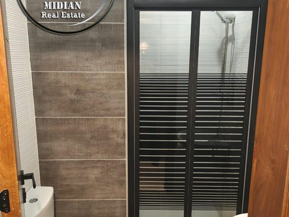 a5e6a3a1-ce28-431c-af7f-20350323494e ن