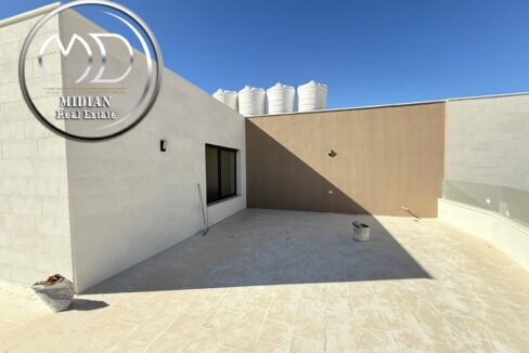 ccf4562d-6ae8-4f80-a6b8-b52111b6eccd ن