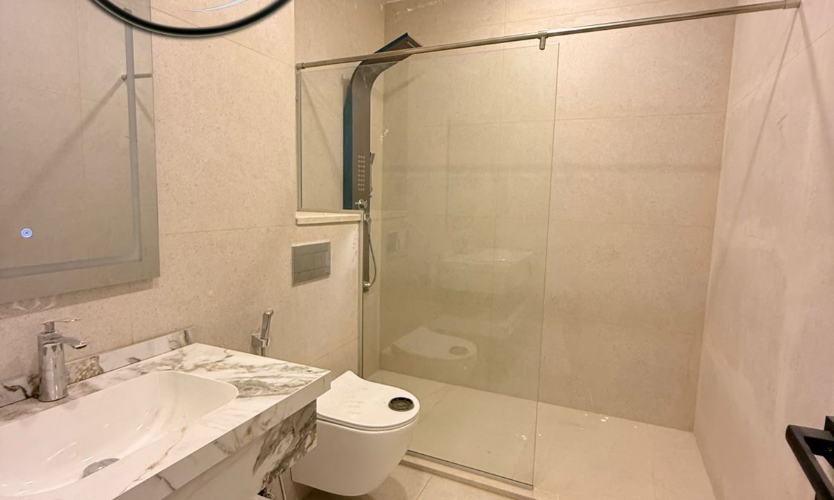 d670c85f-da28-4ffa-82a5-b17d6b1f89a7 ن