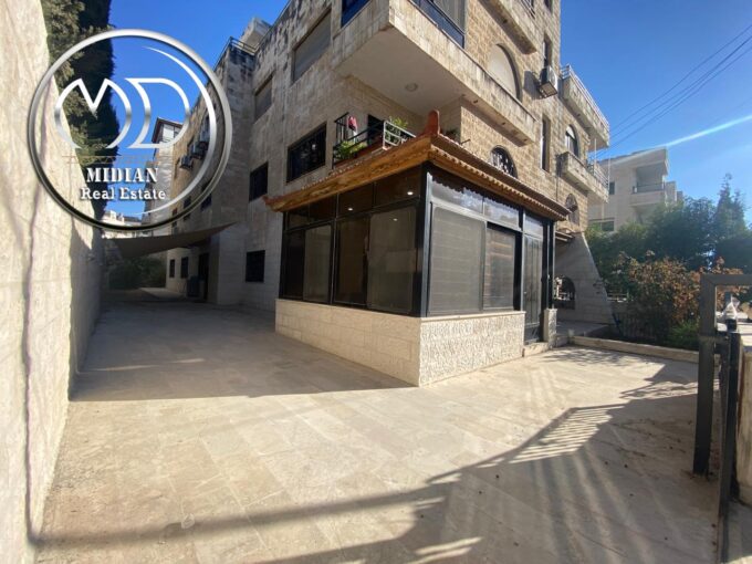 شقة ارضية مفروشة للبيع ام اذينة مساحة 200م مع ترس و حديقة 150م تشطيبات سوبر ديلوكس بسعر مميز