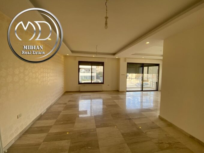 شقة فارغة للايجار دير غبار مساحة 190م طابق اول تشطيبات و ديكورات سوبر ديلوكس اطلالة جميلة