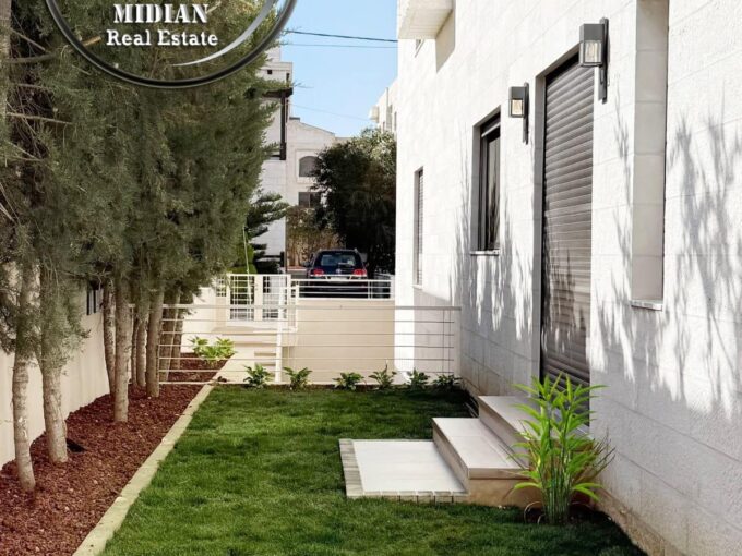 شقق ارضية دوبلكس للبيع الكرسي مساحات 210م & 230م مع تراسات و حدائق تشطيبات عصرية فاخرة جديدة لم تسكن