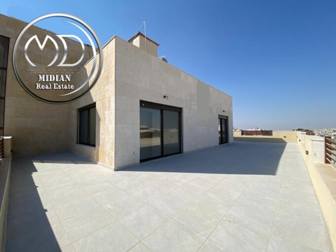 رووف طابقي جديد للبيع في أجمل مواقع خلدا مساحة 435م مع تراسات تشطيبات ديكورات عصرية فاخرة منطقة فلل بإطلالة رائعة