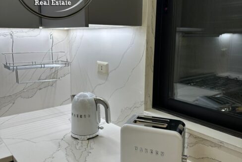 9aa6ca5c-5c45-4ace-bb25-3b56403de7c8 ن