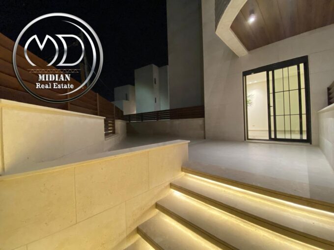 شقق شبه ارضي جديدة للبيع خلدا مساحة 230م 4 نوم مع تراسات تشطيبات ديكورات عصرية فاخرة اطلالة جميلة بأسعار مميزة