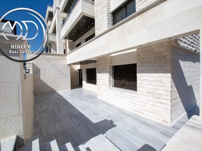 شقة شبه ارضي جديدة للبيع خلدا العوجانية مساحة 245م مع ترس و حديقة 250م تشطيبات و ديكورات سوبر ديلوكس