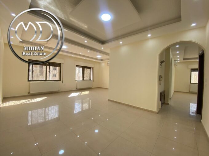 شقة للبيع خلدا مساحة 180م طابق أول تشطيبات و ديكورات سوبر ديلوكس اطلالة رائعة بسعر مميز جداً