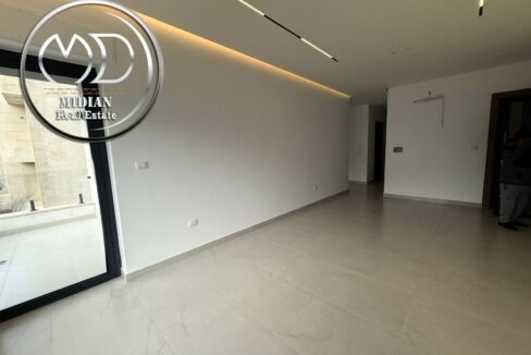 d955cc52-0a37-4a26-921f-d58cf92870e8 ن